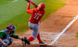 Yosvani Alarcón  Serie del Caribe