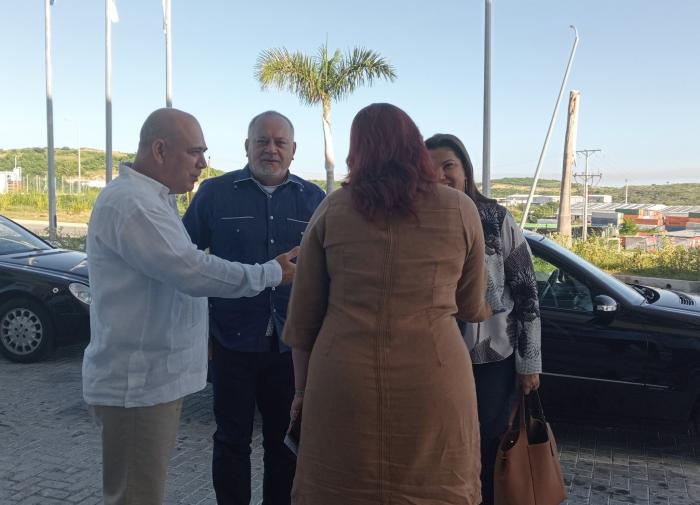 Dirigentes partidistas de Cuba y Venezuela visitaron la ZED Mariel