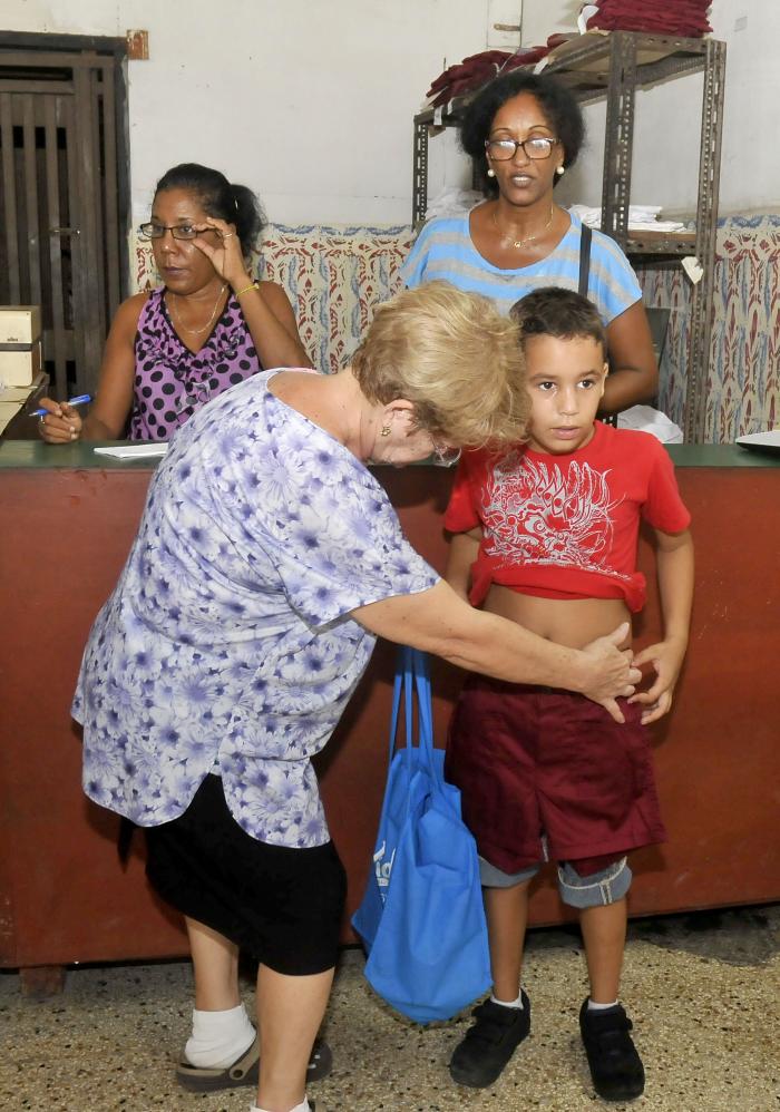 Visita realizada a la tienda  de venta de uniformes escolares el Americano en Centro Habana.