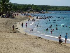Balneario de Rancho Luna, en Cienfuegos, recibe a miles de veraneantes