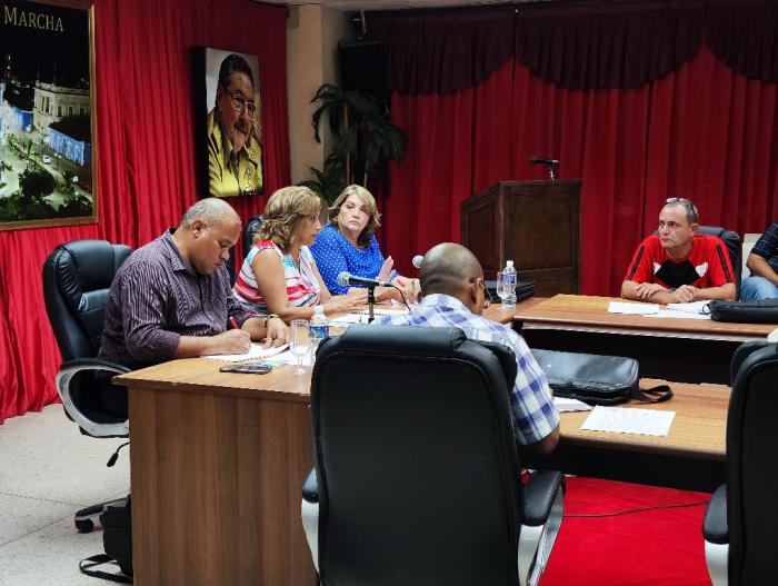 Ministra de Comercio señala dificultades en Sancti Spíritus
