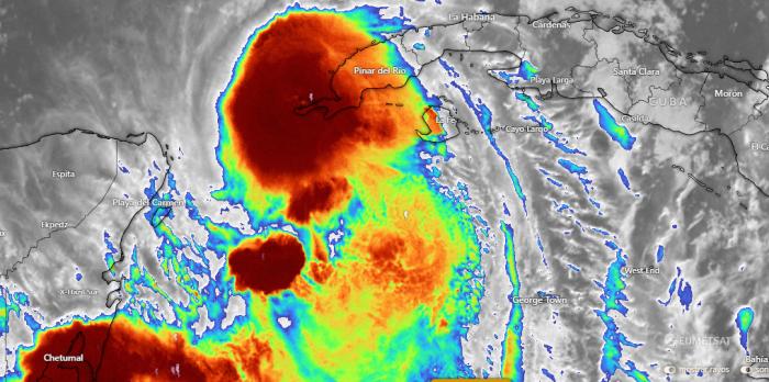 En la noche de ayer el centro de Idalia pasó por las inmediaciones del Cabo de San Antonio, en el extremo occidental de Cuba.