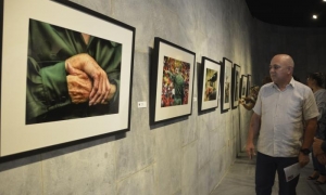 LAS MANOS DE FIDEL