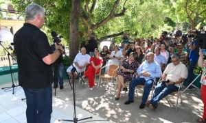 Díaz-Canel en Centro de Estudios sobre Juventud