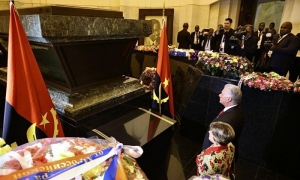 homenaje a Agostinho Neto