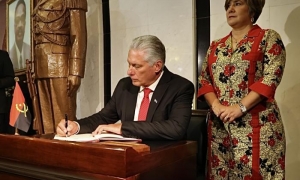 Homenaje a Agostinho Neto