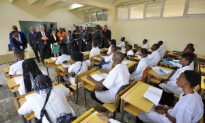 escuela secundaria Angola-Cuba