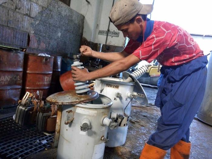 Reparación de transformadores en Rinar del Río