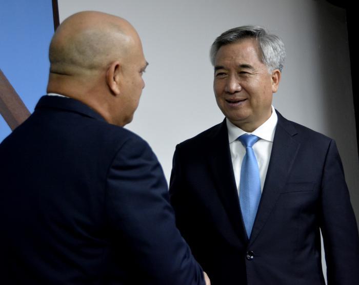 Cuba Y China