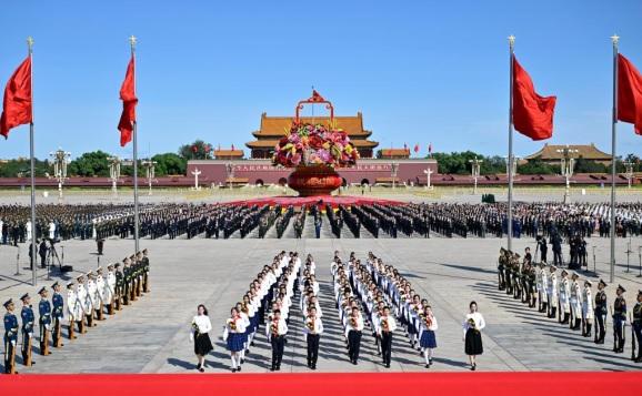 China celebra su Día Nacional enfocada en la búsqueda de la gran revitalización