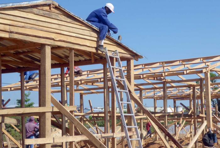Construcción de viviendas en Pinar del Río