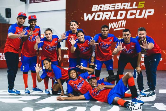 El equipo cubano ganó invicto el Campeonato Mundial Juvenil. foto: cortesía de la delegación cubana