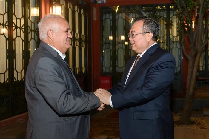 Emilio Lozada García, calificó de fructífero el intercambio que sostuvo en Beijing con Liu Jianchao