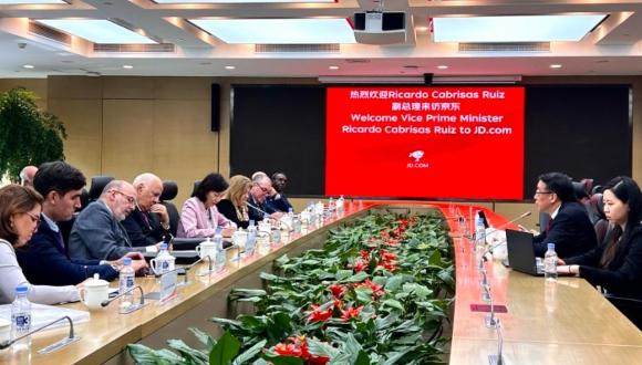 Ricardo Cabrisas en China