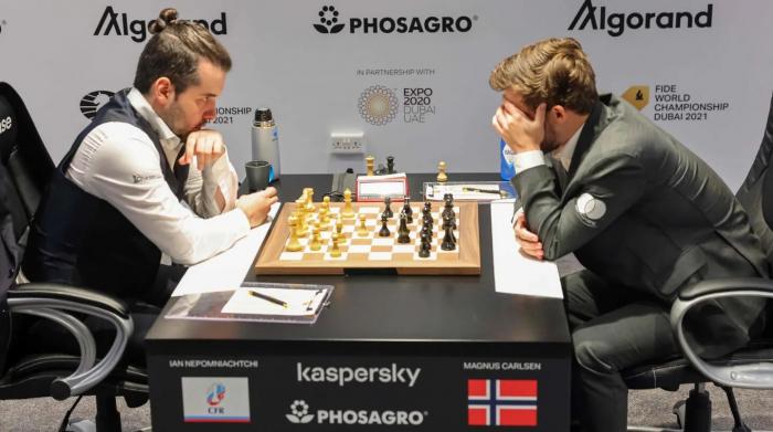 AJEDREZ  Magnus Carlsen