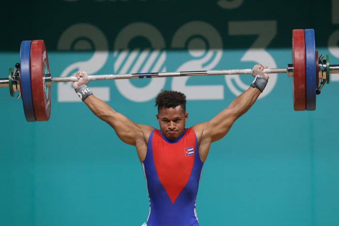 El pesista Arley Calderón atrapa primer oro de Cuba en los Panamericanos de Santiago