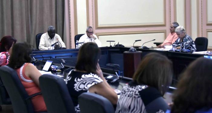 Encabezó Esteban Lazo encuentro de trabajo con los presidentes de las Asambleas Municipales del Poder Popula