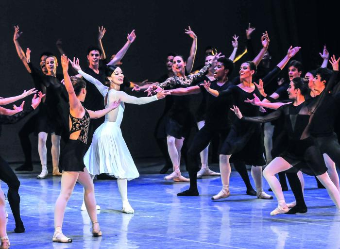 Preside Miguel Díaz-Canel Bermúdez, presidente de los Consejos de Estado y de Ministros la Gala Inaugural del 26 Festival Internacional de Ballet de La Habana, en el Gran Teatro de La Habana Alicia Alonso