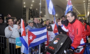 Bienvenida a Santiago e Chile por grupos de solidaridad con Cuba en los XIX Juegos Panamericanos 