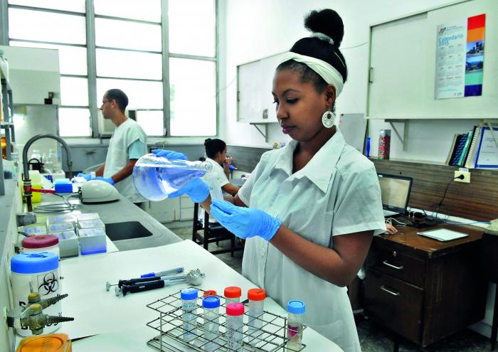 El Programa Nacional para el Adelanto de las Mujeres se perfecciona para vencer todos los imposibles. foto: josé m. correa