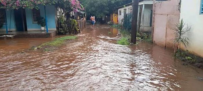 CRECIDA DEL RIO CABAÑA