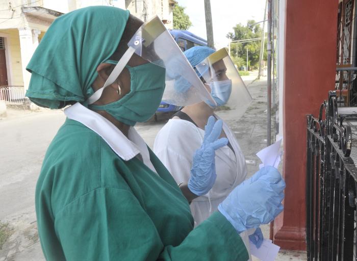Proteccion contra el coronavirus, pesquisa por casa por los medicos de la familia.