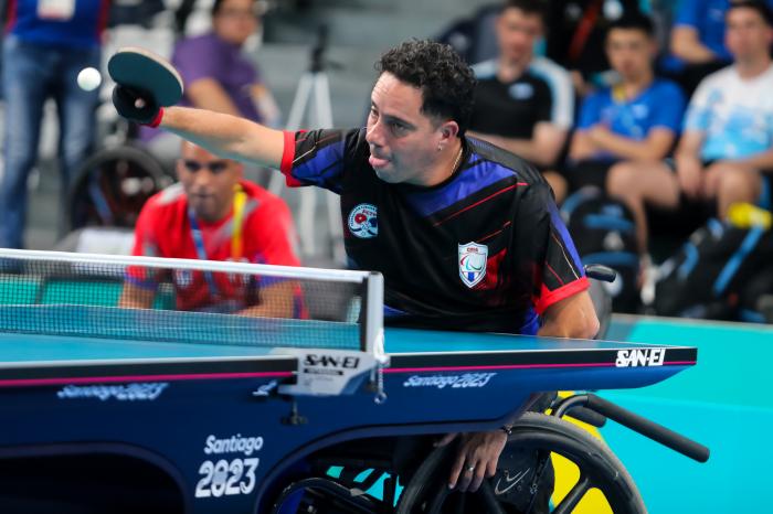 Yunier Fernández, de Cuba, compite en la ronda de grupos del para tenis de mesa de los VII Juegos Parapanamericanos FOTO: Calixto N. Llanes/Periódico JIT (Cuba)