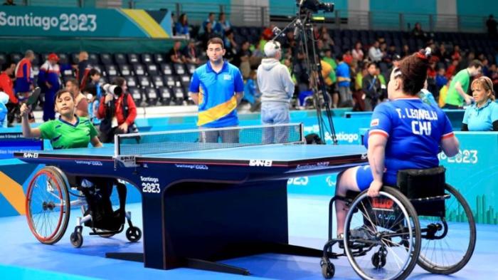 La Atleta mas joven de los Panaparamericanos Josselyn Miranda a la izquierda, en su partido ante Tamara Leonelli 