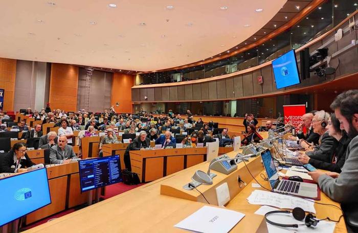 TRIBUNAL INTERNACIONAL- BRUSELAS