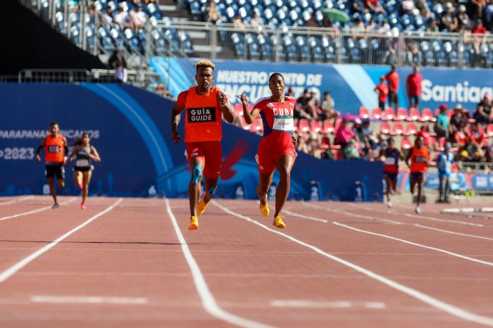 Omara Durand Elías, de Cuba, compite en la final de 400 metros T12 durante los VII Juegos Parapanamericanos Santiago 2023 FOTO: Calixto N. Llanes/Periódico JIT (Cuba)