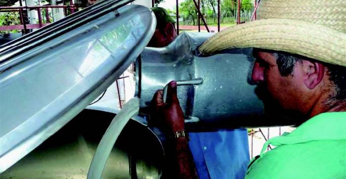 En agosto del año en curso había 2 432 productores que incumplían su plan de entrega, de los cuales
un total de 1 400 no aportaba ni un solo litro a la industria.
