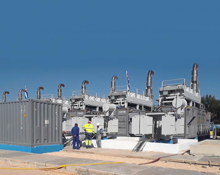 En Cuba hay más de 2 000 megawatts de generación distribuida, destinados a situaciones complejas y puntuales, como puede ser el paso de un huracán, pero solo están disponibles 900. 