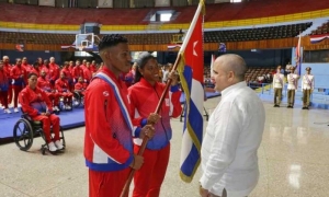 Abanderada delegación que participará en los Juegos Parapanamericanos