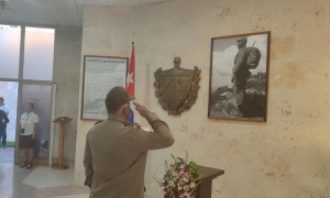 Pueblo de Camaguey rinde Homenaje a Fidel a 7 años de su muerte