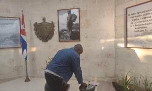 Pueblo de Camaguey rinde Homenaje a Fidel a 7 años de su muerte