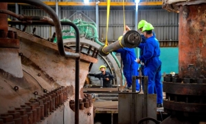 CUBA-HOLGUIN-ACOMENTEN MONTAJE DE LA TURBINA DEL BLOQUE DOS DE 