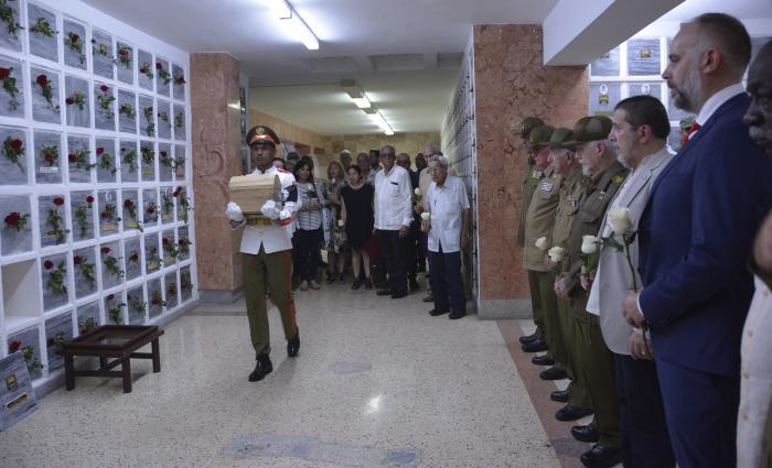 restos mortales de Gino Donè Paró, italiano, expedicionario del Granma; en el panteón de los Veteranos en la Necrópolis de Colón
