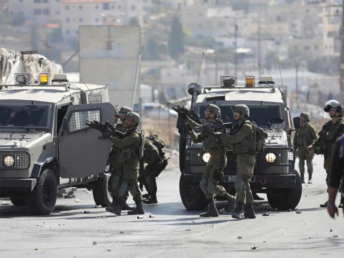 El ejército israelí asaltó  varios pueblos y ciudades en Cisjordania
