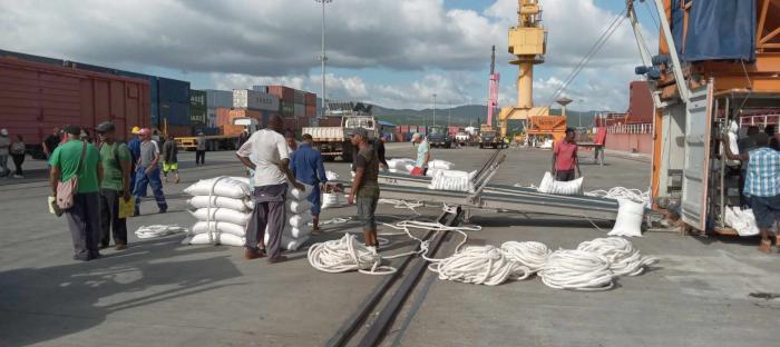Descargan arroz para la canasta familiar normada de las provincias