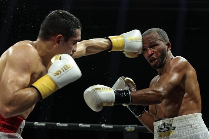 Lázaro Álvarez no pudo ante el empuje de Batyrgaziev. foto: IBA 