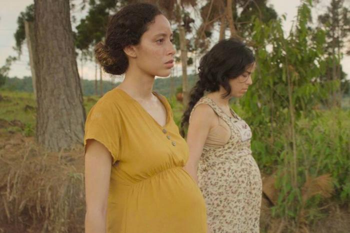 Marina (a la derecha) interpreta a Carmela, en lo que ha sido califi cado por la crítica argentina
como la historia de dos heroínas anónimas en un fi lme que conmueve