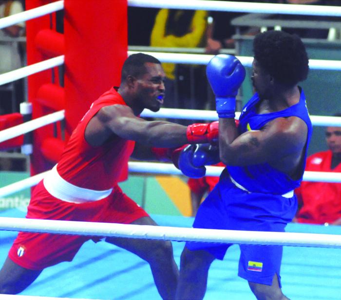 Mañana, Julio César La Cruz, dos veces campeón olímpico, rivalizará con el nigeriano Austine Nnamdi, en Conakri, capital de Guinea. foto: Endrys Correa Vaillant
