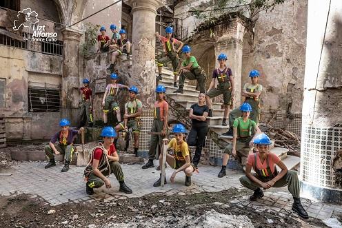 En el espectáculo Habana Fénix, la compañía Lizt Alfonso Dance Cuba encontró en las ruinas inspiración para hacer arte. 