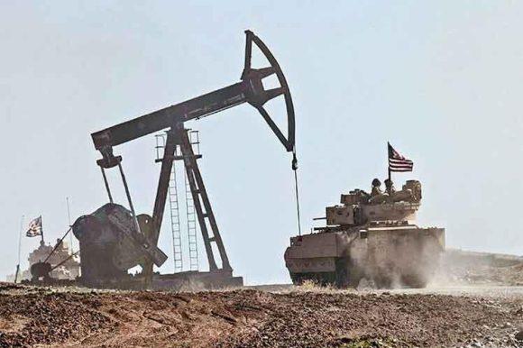 Un convoy de 44 camiones cisterna con petróleo robado, salió del territorio sirio hacia las bases de Washington en Iraq