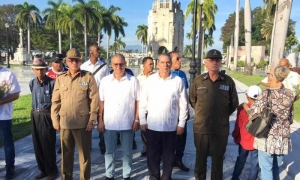 Pueblo Santiaguero rinde homenaje a fidel