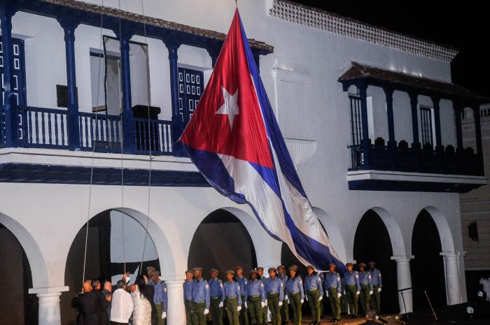 Ceremonia de la Fiesta de la Bandera en la Ciudad de Santiago de Cuba esperando el 2024, con la presencia de dirigentes del partido y del gobierno, desarrollado en el Parque Céspedes, Santiago de Cuba
