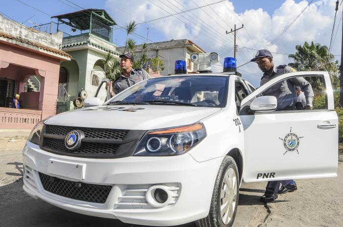 Policia Nacional Revolucionaria.El trabajo de los oficiales de la PNR al servicio del pueblo
