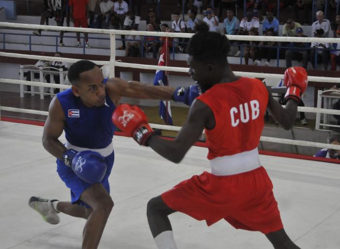 60 Torneo Playa Giron combate de 57kg entre Reysel Moncada de CMG de rojo y Ronando Martinez de GTM de azul y ganador del combate.