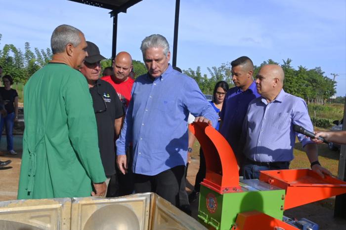 Recorrido de Diaz Canel por Caibarien