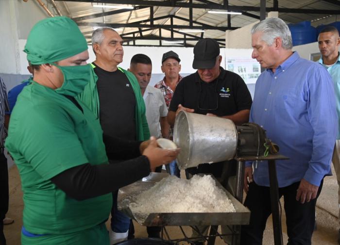 Recorrido de Diaz Canel por Caibarien